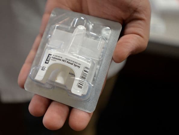 Narcan spray