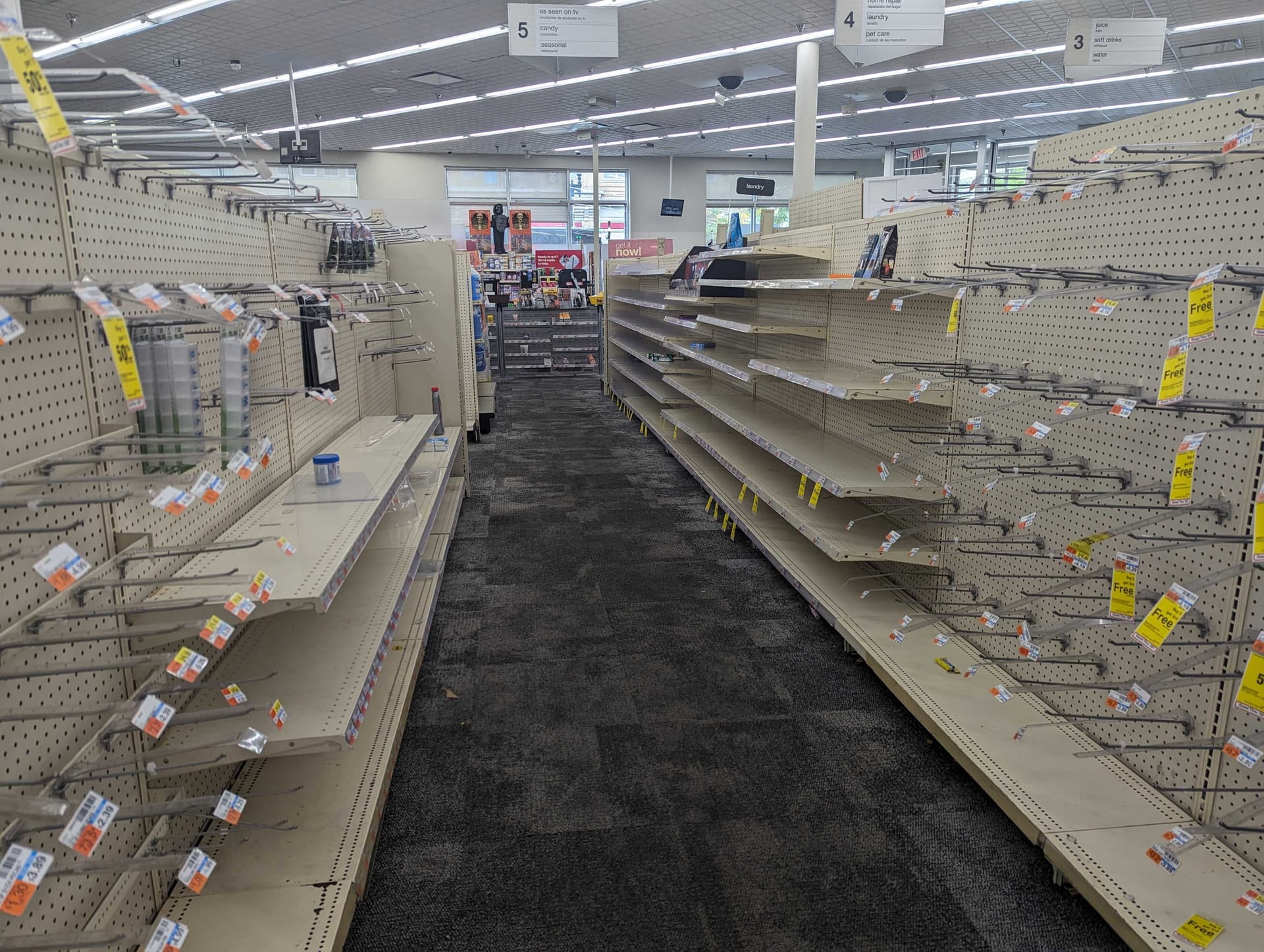 The Real Reason the Columbia Heights CVS Is Closing