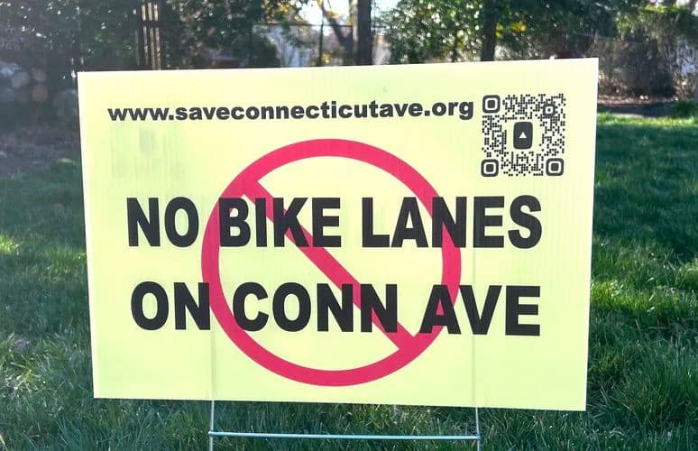 Neighbors making their bike lane opinions heard.