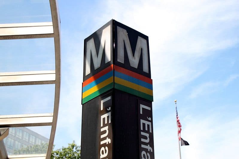 L'Enfant Plaza old metro signage.