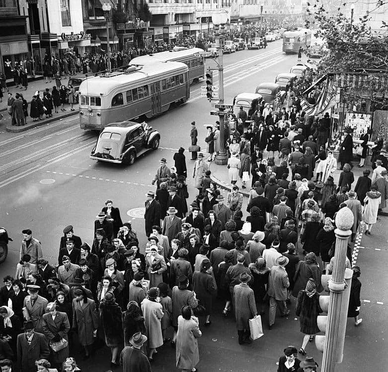 Holiday Shopping In DC In the 1940s