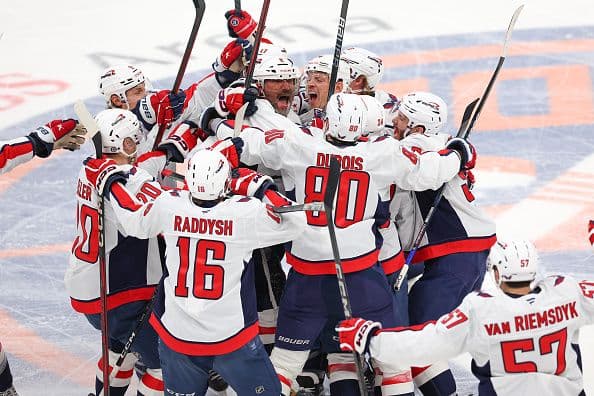 Alex Ovechkin Breaks NHL Goal Record