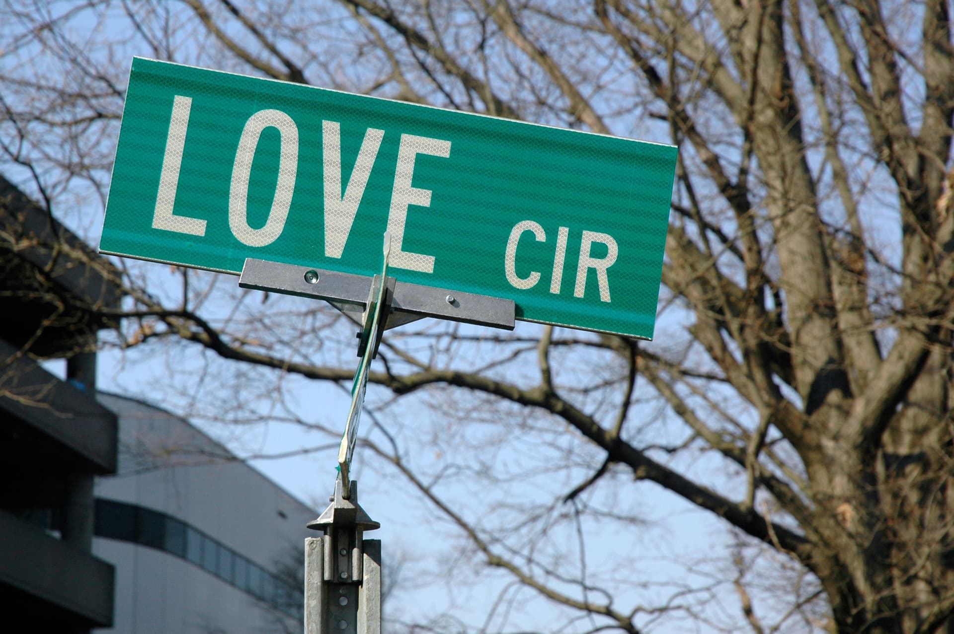 The 7 Best Places To Flirt In DC