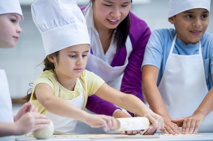 Les P'tits Boulangers (little bakers) in action.